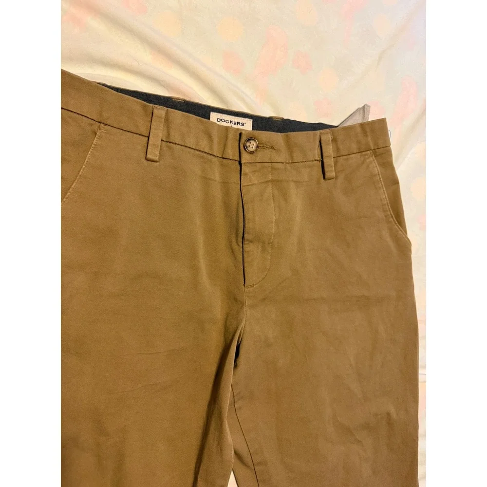 Dockers Classic Fit Khaki Chino Pants Mens 32x29 Tan Brown Cotton Twill 39983-0